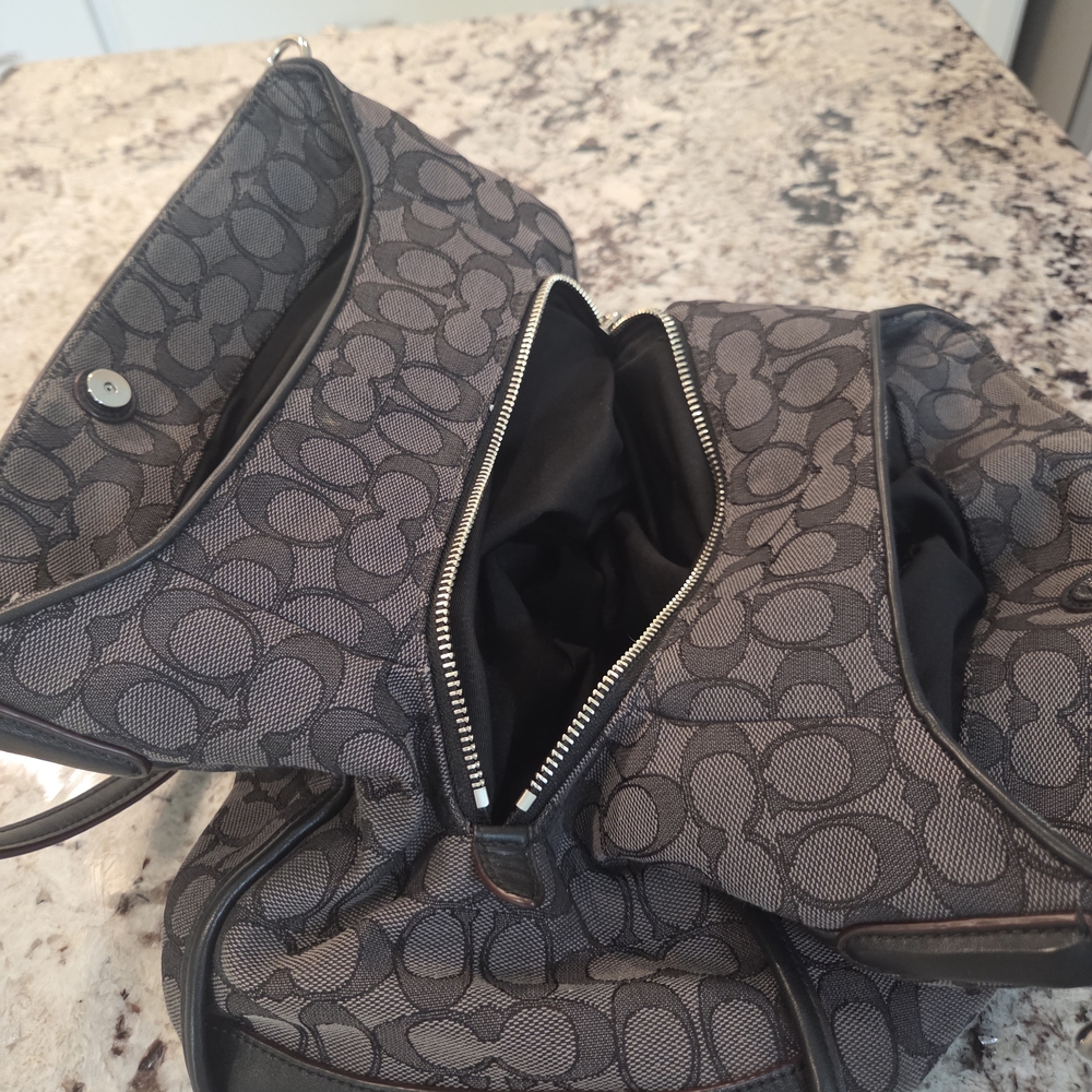 Coach Black and Gray Patterned Shoulder Bag - Picture 4 of 12